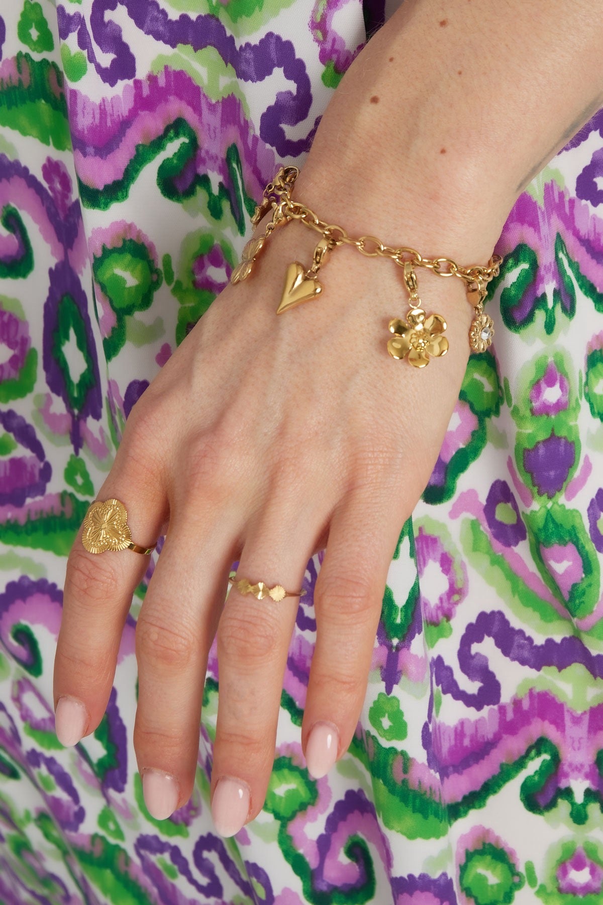 Meadow Heart Charm Gold Bracelet