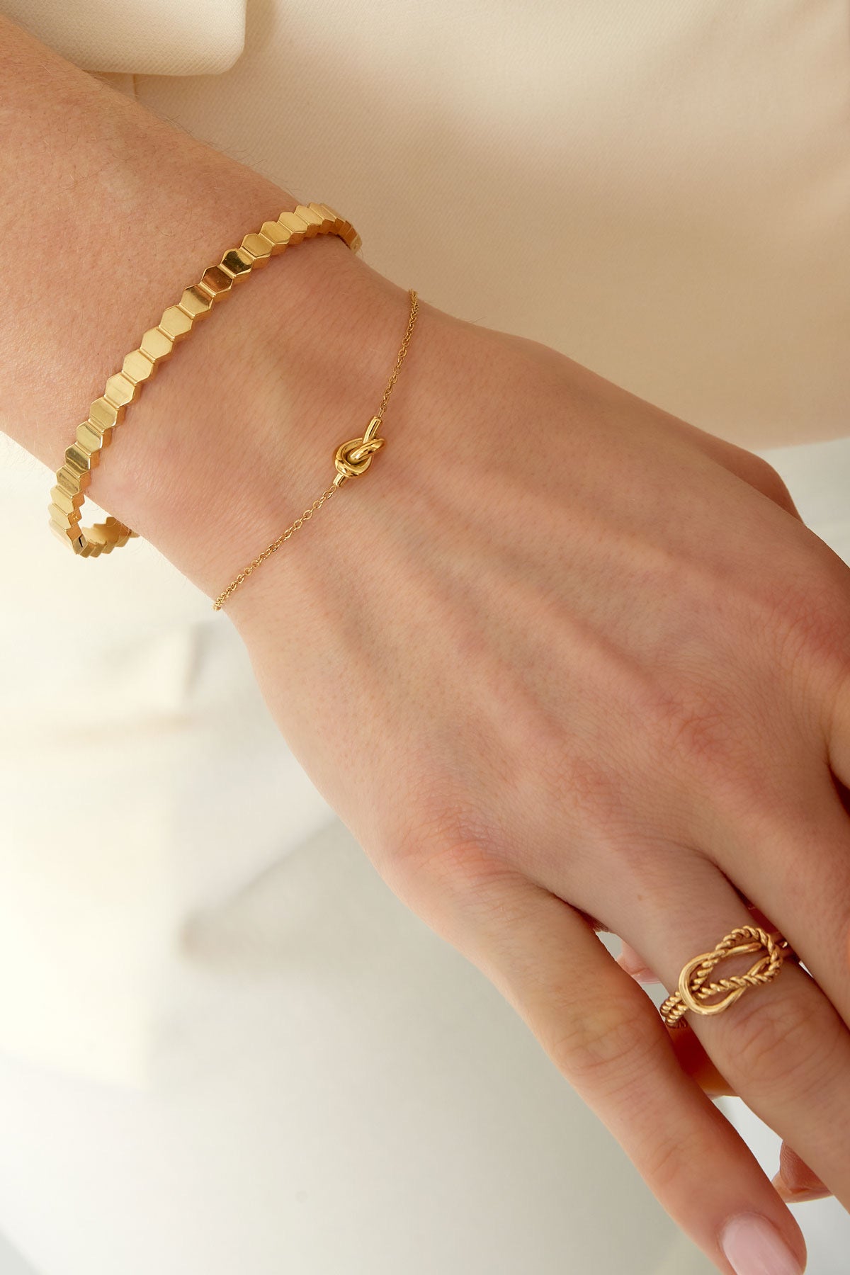 Elara - Love Knot Silver Bracelet