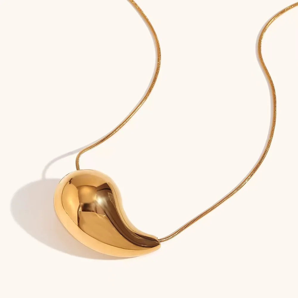 Gold Teardrop Pebble Pendant Necklace